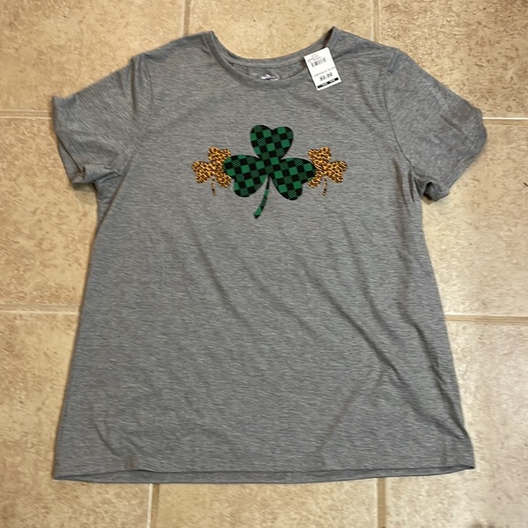 NWT combo Womens clover leggings and Tshirt size large - Picture 2 of 5